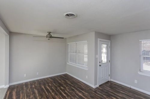 8520 Graywood Dr, Dallas TX  75243-7116 exterior