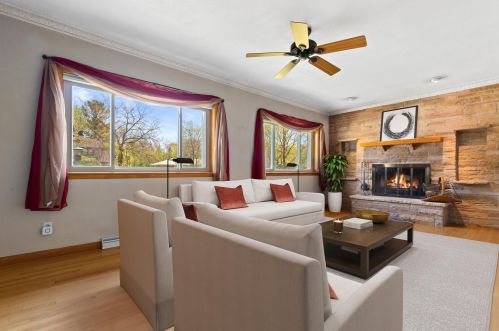 4761 81st St, Milwaukee, WI 53220-4211