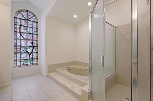 1380 Bald Eagle Dr, Naples FL 34105-7407 exterior