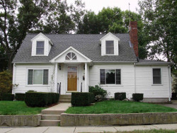 98 Auburndale Ave, Newton, MA 02465-1420