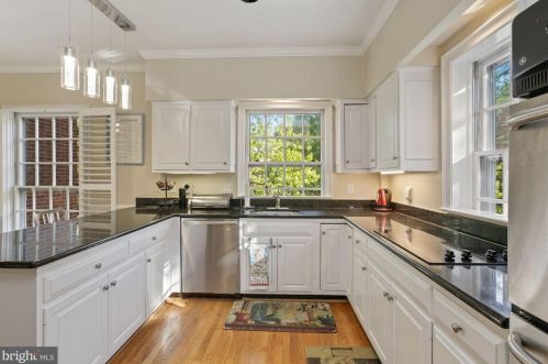 3711 Ingomar St, Washington DC 20015-1819 exterior