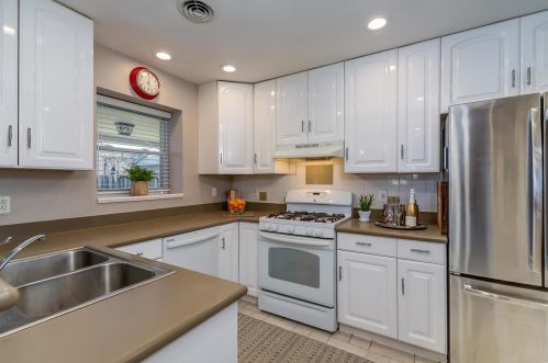 9305 Litzsinger Rd, Saint Louis MO 63144-2157 exterior