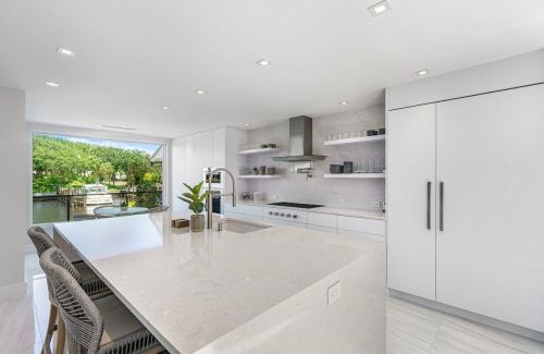 5256 Boca Marina Cir, Boca Raton FL  33487-5247 exterior