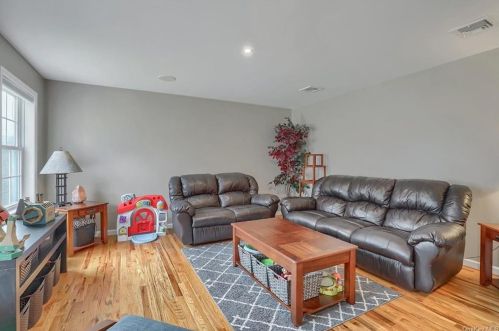 475 Foster Rd, Middletown NY 10941-3620 exterior