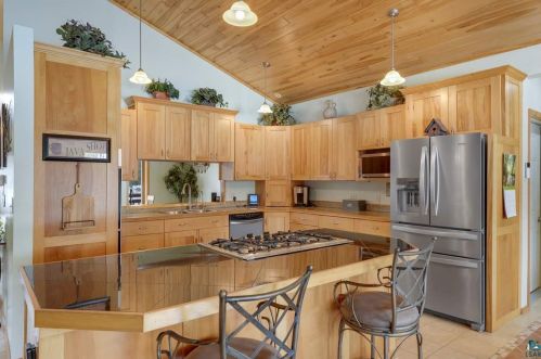 5959 Eagle Lk Rd, Duluth MN 55803-1430 exterior