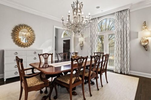 5625 Cross Gate Dr, Atlanta GA 30327-4815 exterior