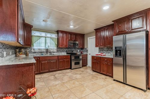 2911 50th Dr, Phoenix AZ  85031-3530 exterior