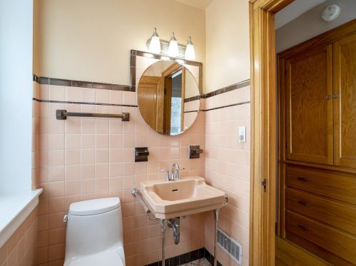 6749 Raven St, Chicago IL 60631-2533 exterior