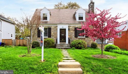 201 Abingdon St, Arlington, VA 22203-2640