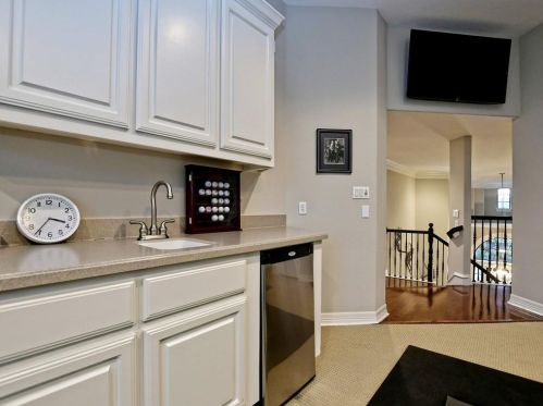 11512 Eagles Gln Dr, Austin TX 78732-2089 exterior