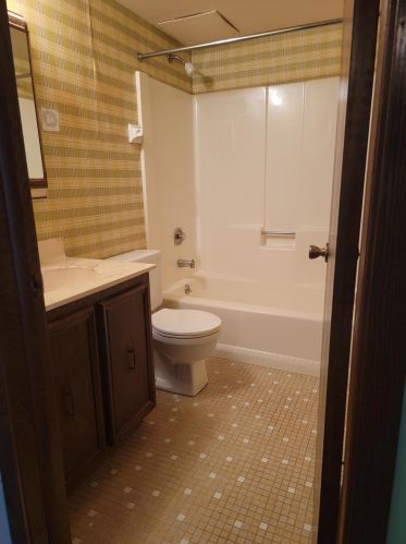 8607 Servite Dr, Milwaukee WI  53223-2576 exterior