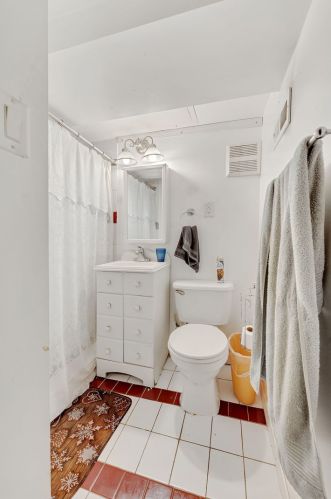 2825 Lotus Ave, Chicago IL 60641-3224 exterior