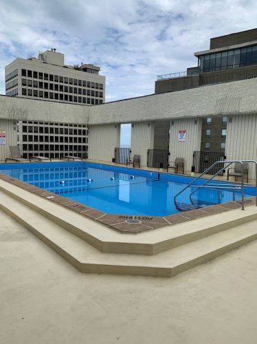 100 Bellevue Pl, Chicago IL  60611-1157 exterior