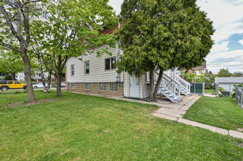 1754 65, Milwaukee WI 53214-3249 exterior