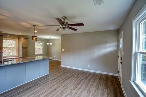 3823 Crosby Dr, Atlanta GA 30331-3432 exterior