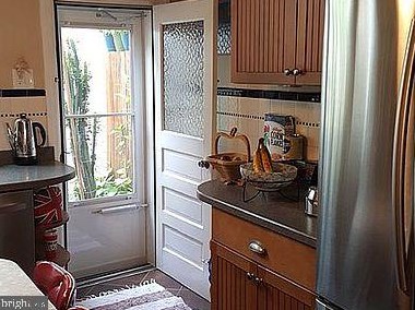 912 Catharine St, Philadelphia PA 19143-2624 exterior