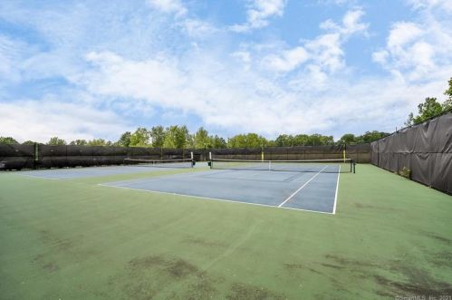 185 Country Club Dr, Seymour CT 06478-1197 exterior