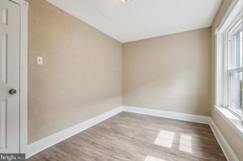 2817 10 St, Chester PA 19013-1604 exterior