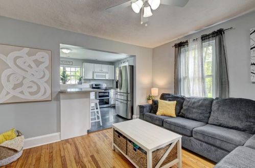 26 Ohear Ave, Enfield CT 06082-3635 exterior