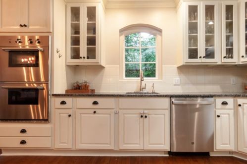 3103 Dl Dr, Atlanta GA 30305-2722 exterior