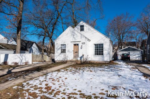 1011 Griswold St, Grand Rapids, MI 49507-3810