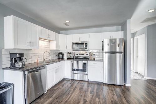 627 Dayton St, Madison WI  53703-2335 exterior