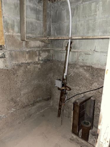 407 Auer Ave, Milwaukee WI  53212-2105 exterior