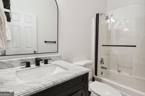 560 Morgan St, Atlanta GA 30308-2821 exterior