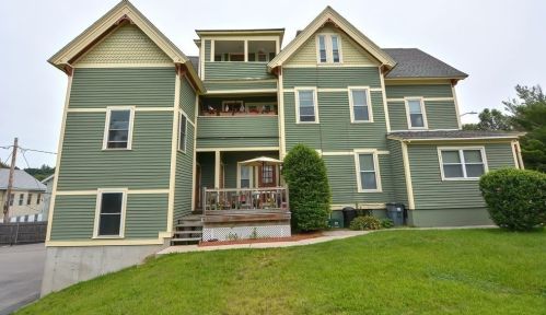 32 Burncoat St, Worcester MA 01605-1814 exterior