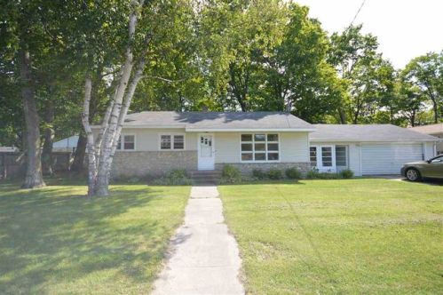 634 Petoskey Ave, Charlevoix MI  49720-1292 exterior