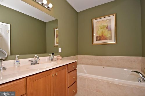 45 Villa Dr, Warminster PA 18974-3780 exterior