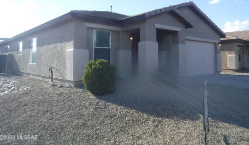 9363 Grasshopper Dr, Tucson AZ  85742-8350 exterior