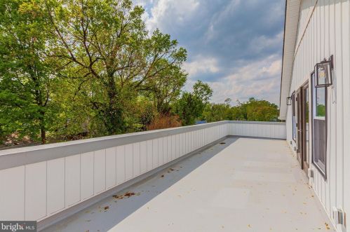 907 Gilbert Rd, Rockville MD  20851-1315 exterior