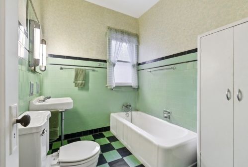 4947 Wellington Ave, Chicago IL 60641-5126 exterior