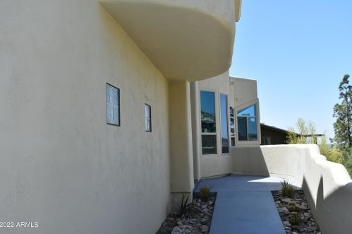 1825 Cinnabar Ave, Phoenix AZ  85020-1916 exterior