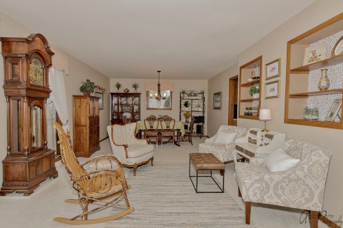 2041 Alta Vis Dr, Waukegan IL 60087-4058 exterior