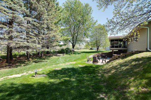 990 County Rd 92, Maple Plain MN 55359-9577 exterior