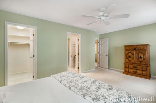 3646 Charlevoix Dr, Grand Rapids MI 49546-7061 exterior