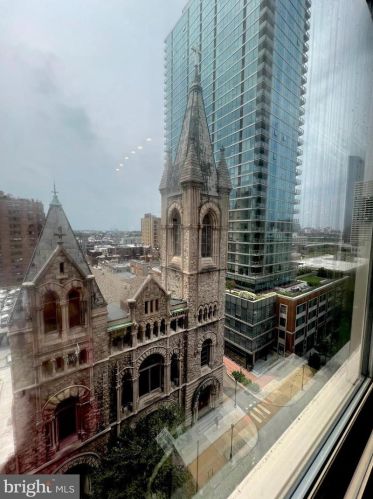 2101 Chestnut St, Philadelphia PA  19103-3197 exterior