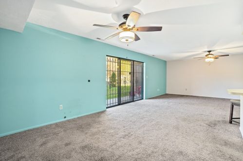 7238 Beacon Hill Dr, Pittsburgh PA 15221-2556 exterior