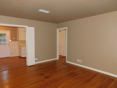 1400 Berkshire Dr, Austin TX  78723-1839 exterior