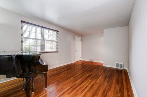 1284 Balmoral Dr, Pittsburgh, PA 15237-6256