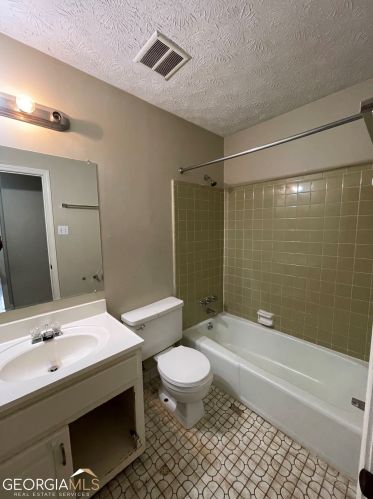 565 Maribee Dr, Tucker GA exterior