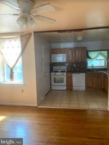 915 6th St, Philadelphia PA  19123-1405 exterior