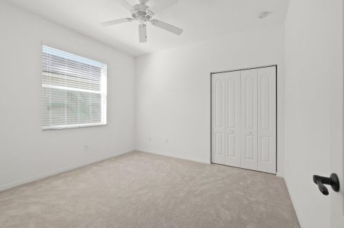 10084 Stonegate Dr, Fort Pierce FL 34987-2423 exterior