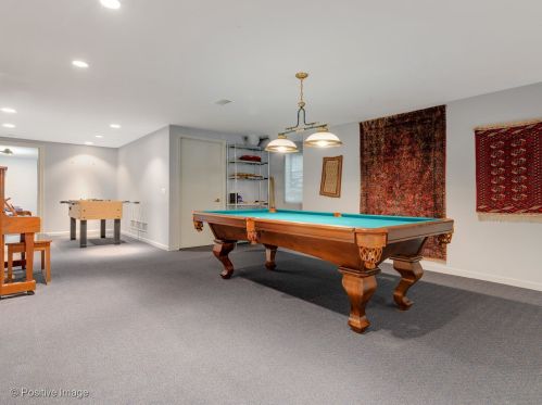 2042 Cleveland Ave, Chicago IL 60614-4509 exterior