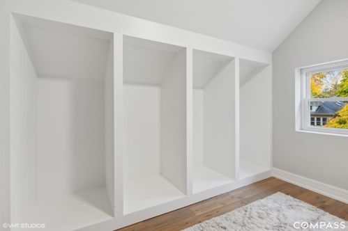 4647 Lawler Ave, Chicago IL  60638-2009 exterior