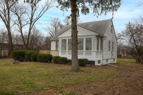 864 Addison Ave, Elmhurst, IL 60126-1218