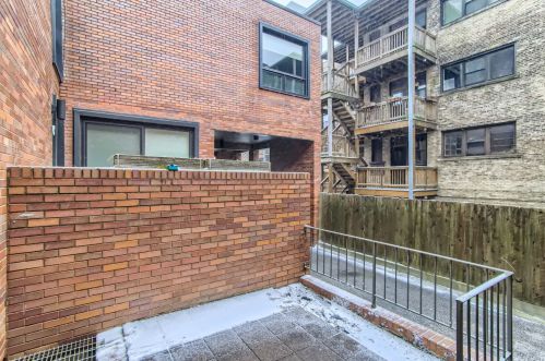 3631 Pine Grove Ave, Chicago IL  60613-4533 exterior