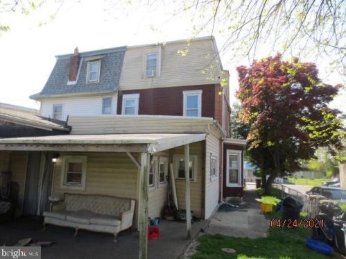 2722 6th St, Chester, PA 19013-2108